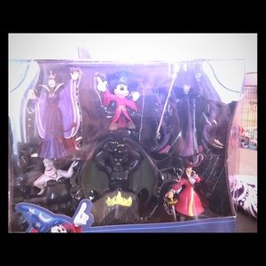 Disney villain figures. Brand new box never opened